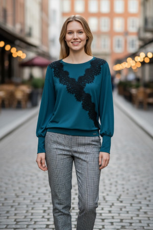 Кофта бирюзового цвета итальянского бренда Rinascimento Кофта бирюзового цвета итальянского бренда Rinascimento