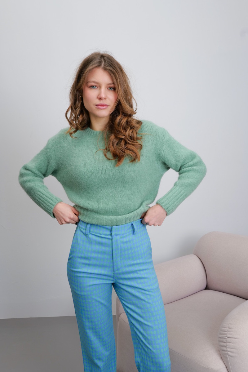 Мохеровый свитер ментолового цвета с круглым вырезом итальянского бренда No-Na