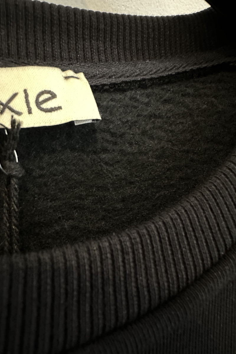 Чёрный свитшот на флисе с надписью Париж итальянского бренда Dixie