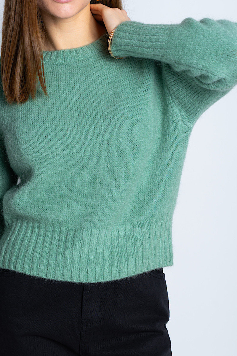 Свитер ментолового цвета с круглым вырезом и мохером итальянского бренда No-Na