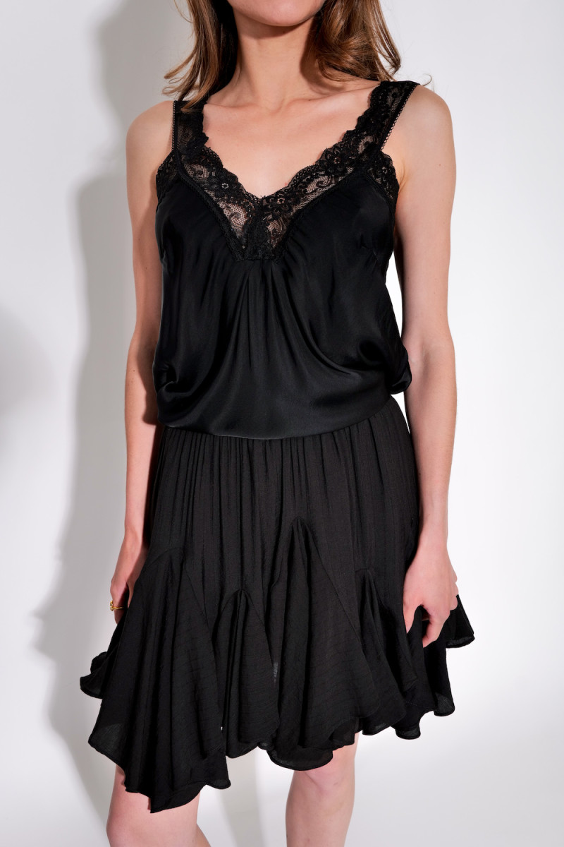 Вискозный топ с кружевом – утонченность и комфорт в одном изделии!