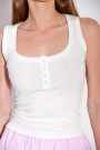 Белый топ с круглым вырезом и пуговицами итальянского бренда  Dixie