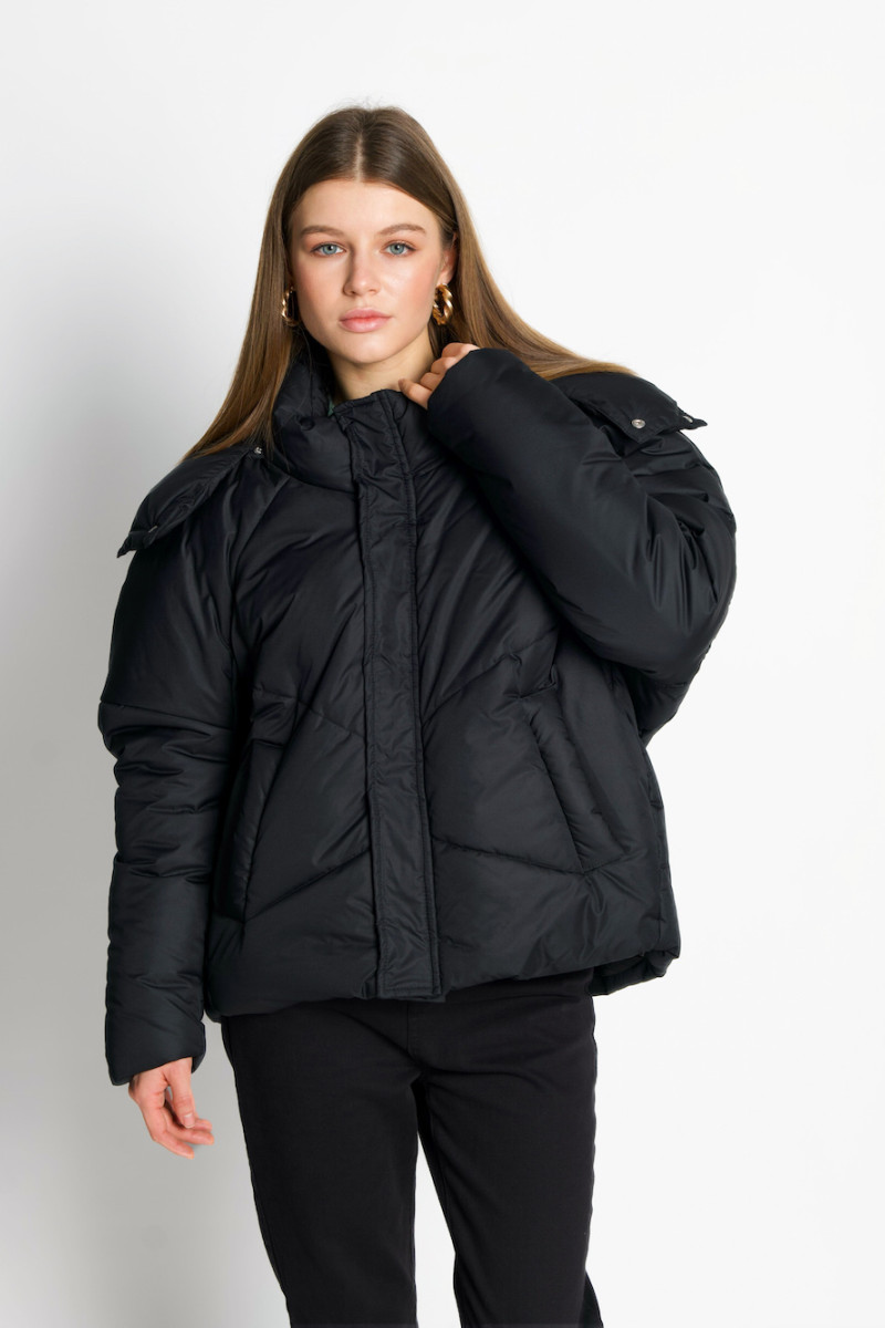 Чёрная куртка с капюшоном итальянского бренда Imperial