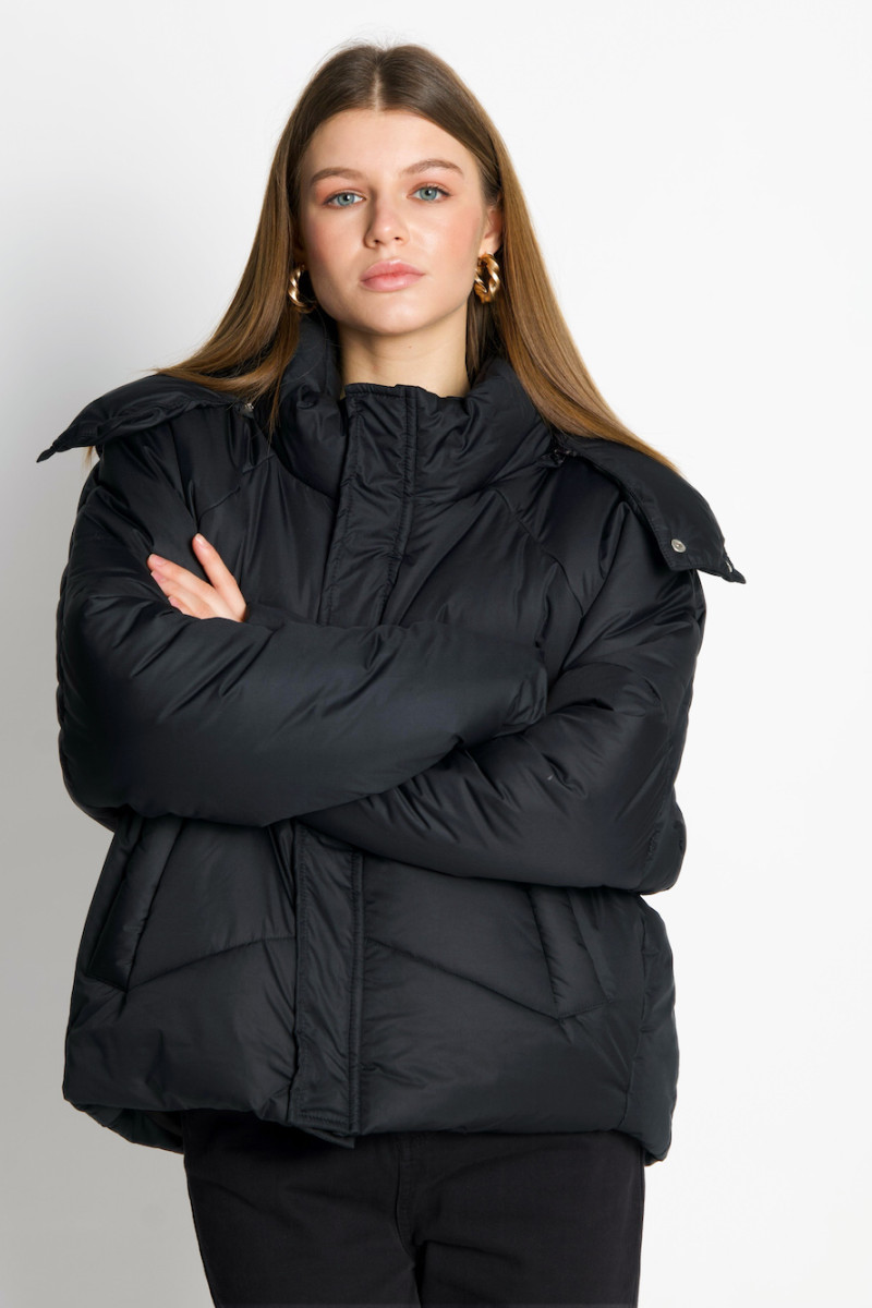 Чёрная куртка с капюшоном итальянского бренда Imperial