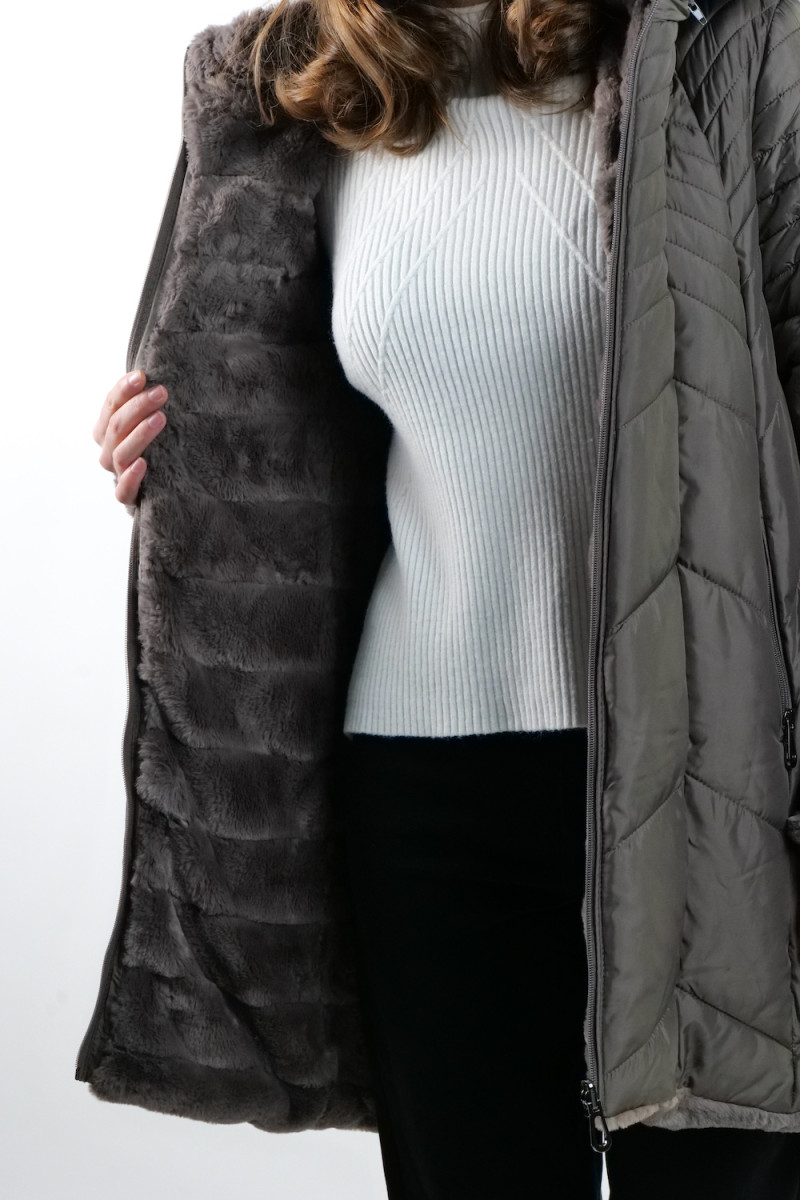 Двухстороння куртка с капюшоном и карманами коричневого цвета итальянского бренда Joleen