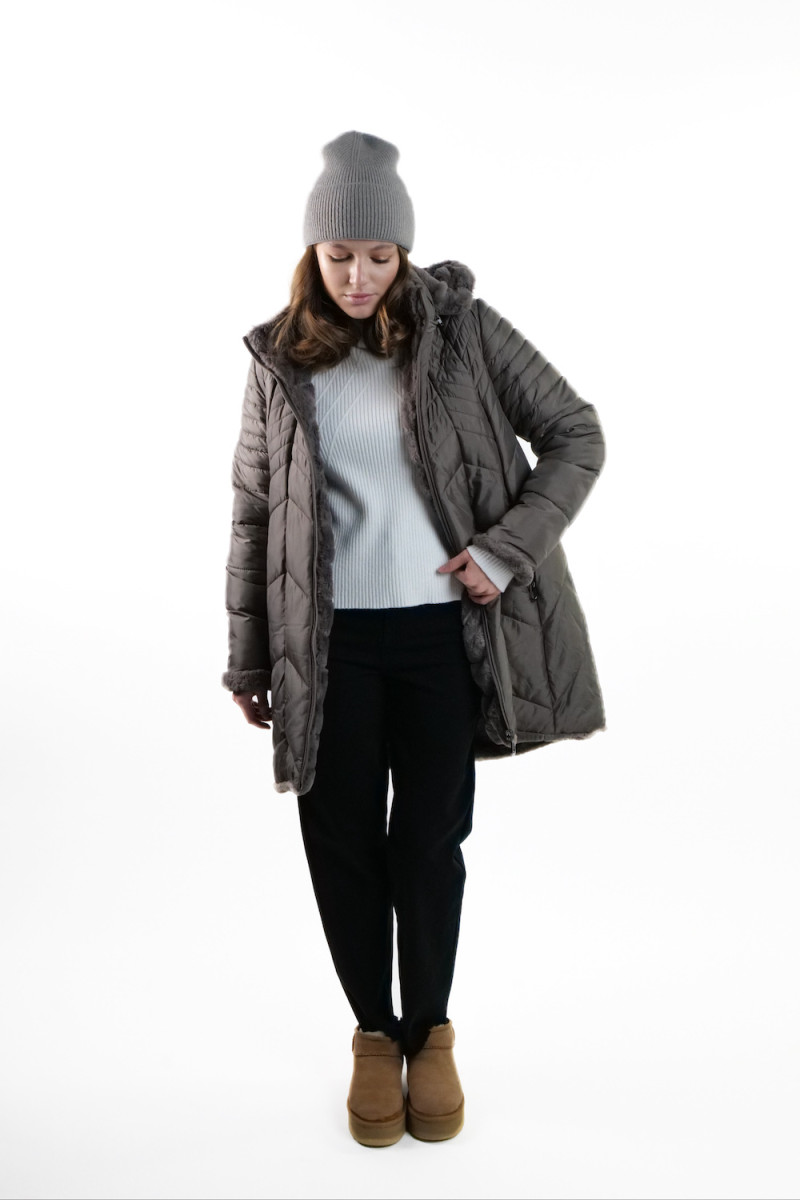 Двухстороння куртка с капюшоном и карманами коричневого цвета итальянского бренда Joleen