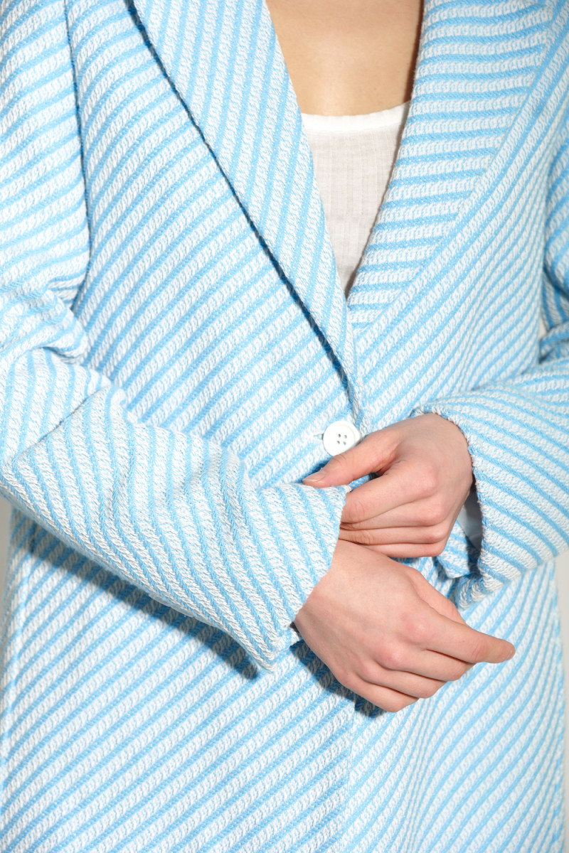 Голубой жакет в полоску итальянского бренда Joleen