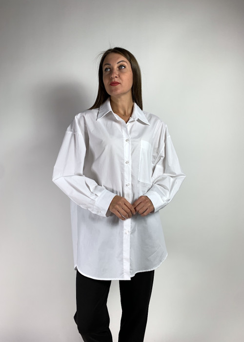 Подовжена біла бавовняна сорочка з кишенею на груді італійського бренду Motel