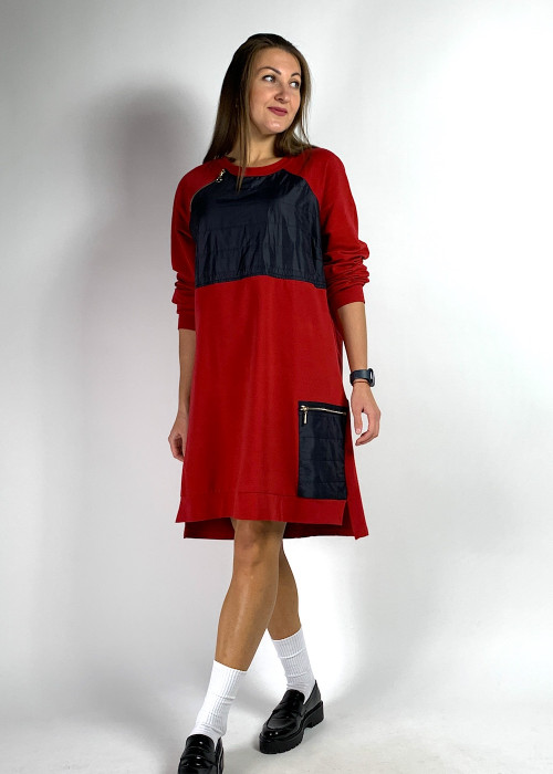 Красное платье с рукавами итальянского бренда Rinascimento