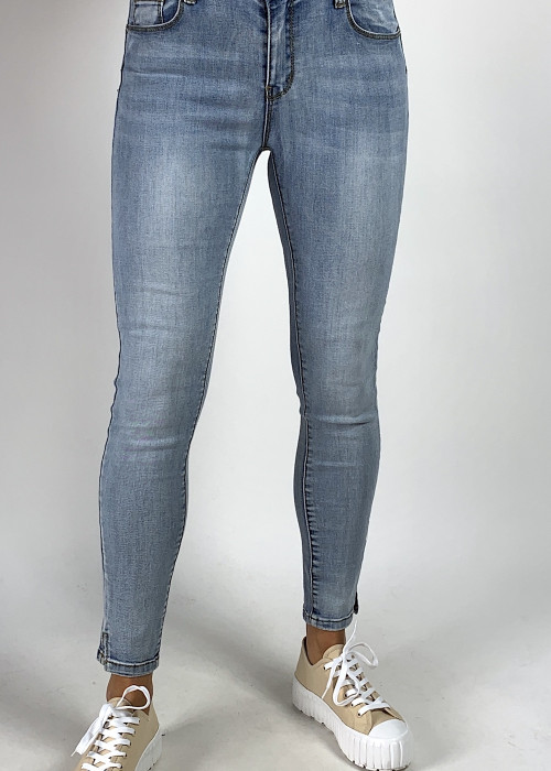 Блакитні джинси скіні італійського бренду Rinascimento