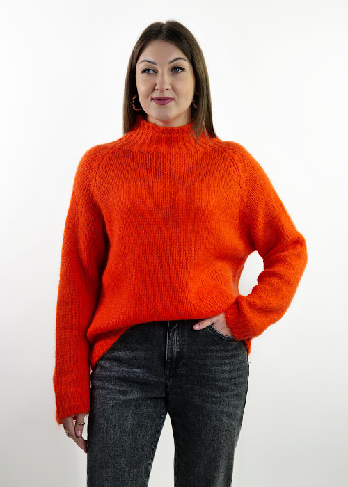 Оранжевый свитер с мохером итальянского бренда No-Na