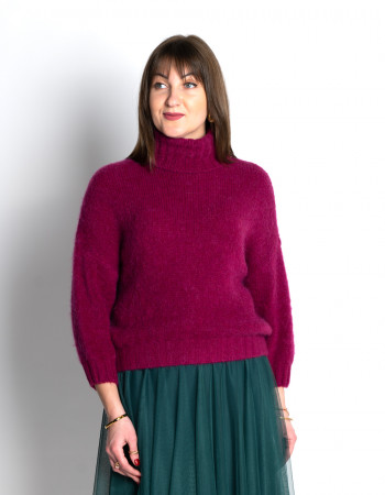 Мохеровый свитер с горлом ягодного цвета итальянского бренда No-Na