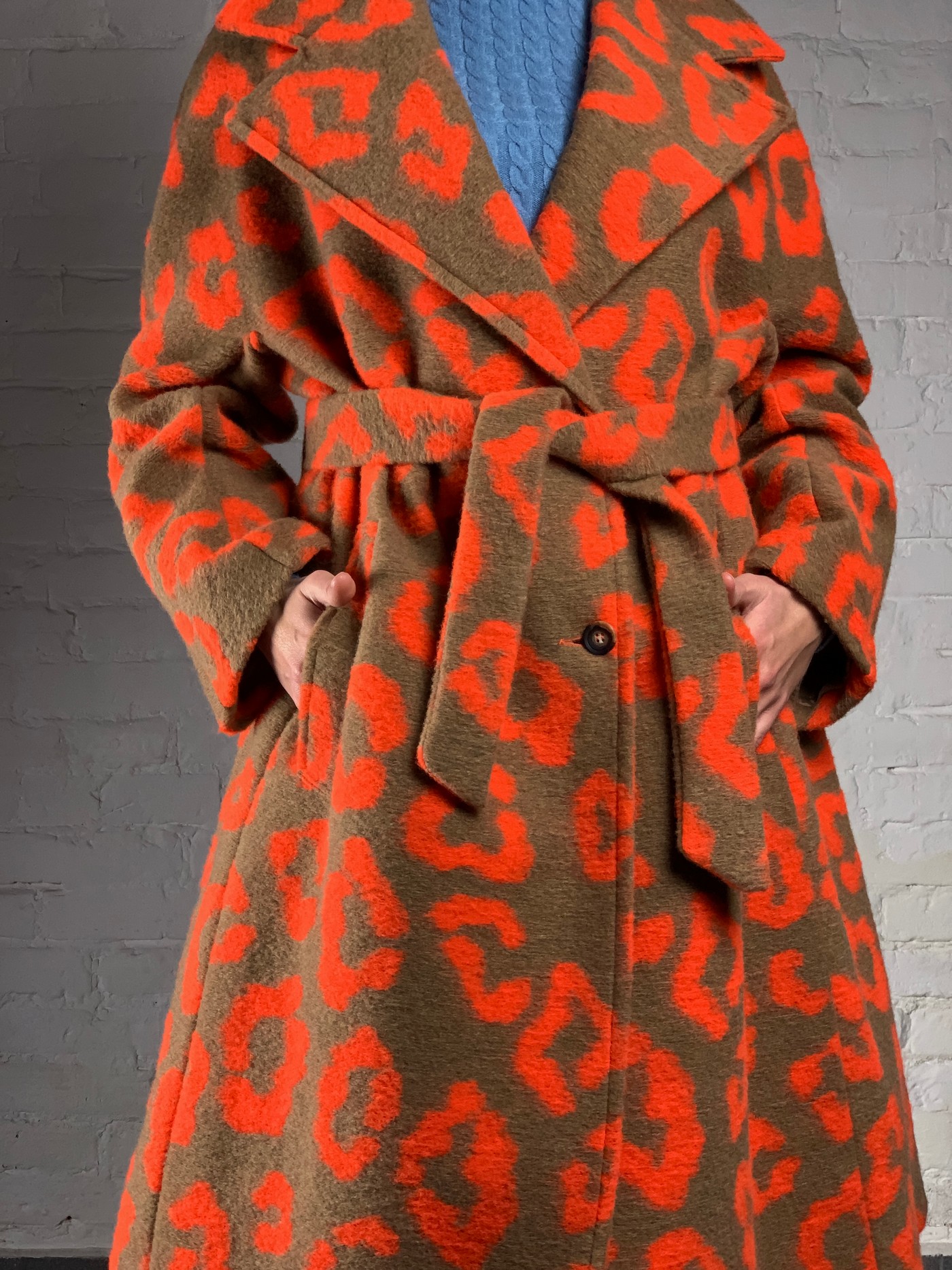 Стильное пальто леопардового окраса