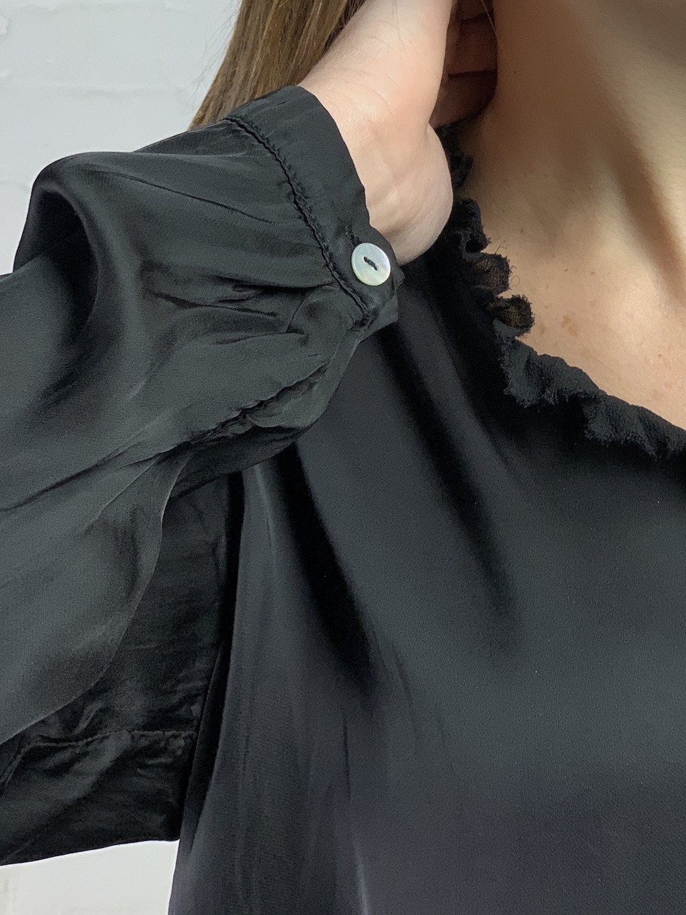 Чёрная блуза итальянского бренда Dixie