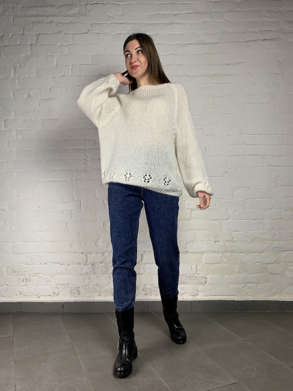 Білий мохеровий светр від італійського бренду No-Na