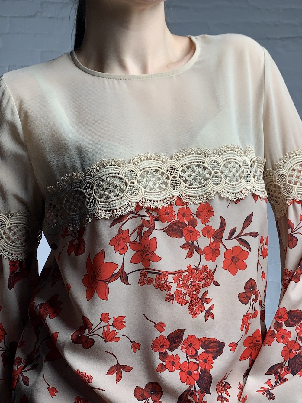 Бежева блуза з квітковим принтом Rinascimento