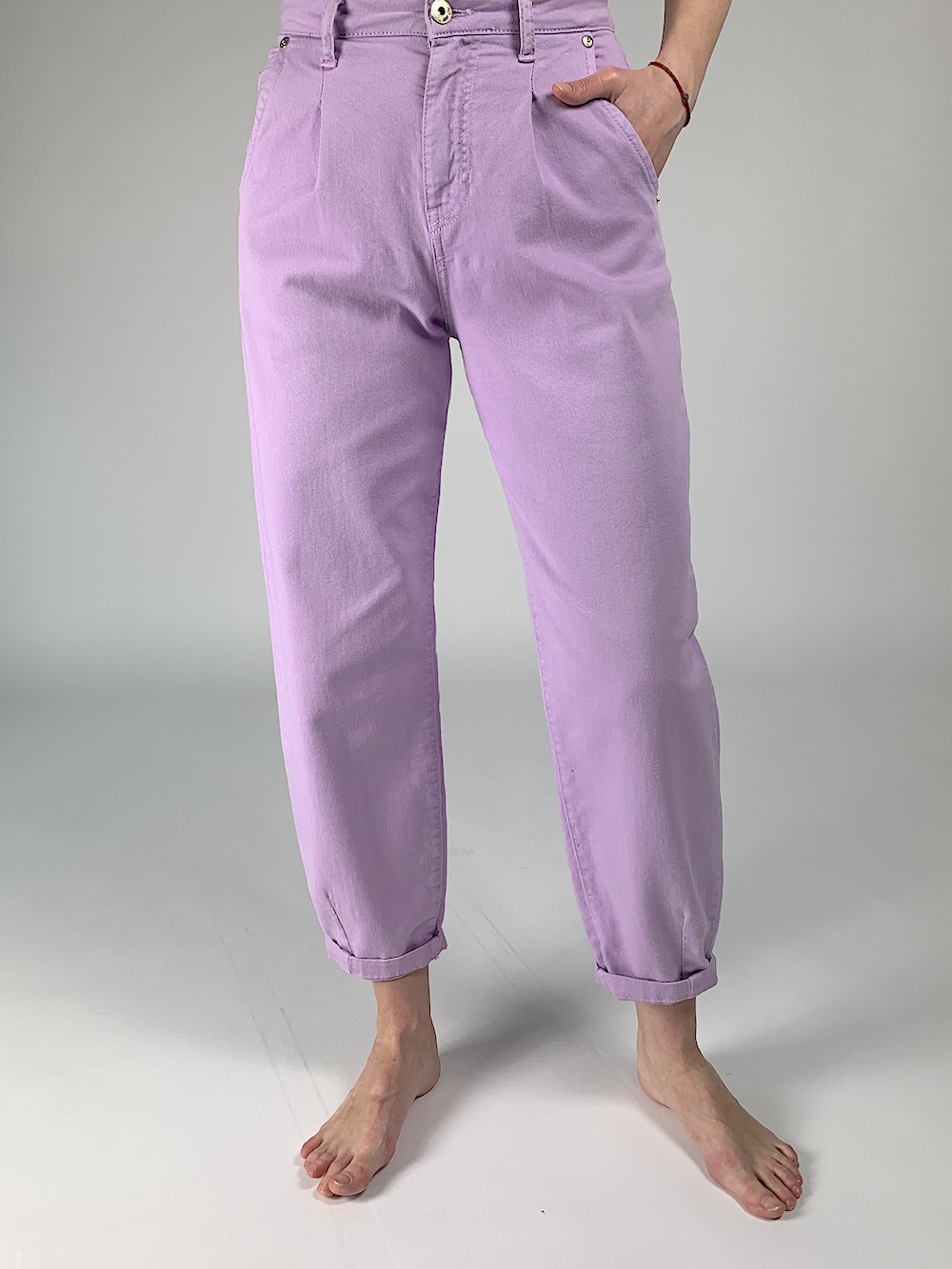 Бавовняні брюки з поясом лавандового кольору Maryley