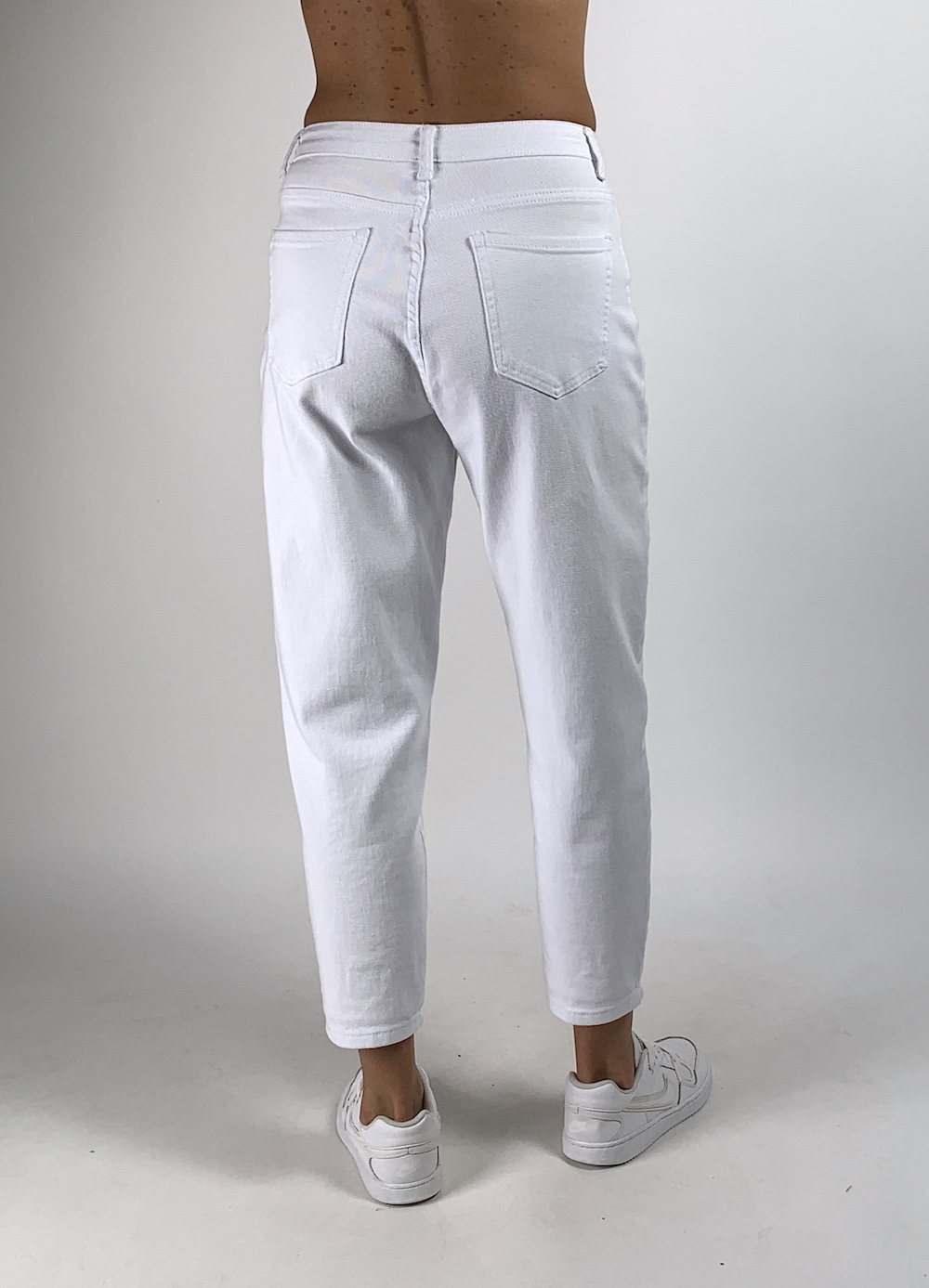 Білі джинси з полегшеної бавовни італійського бренду Dixie