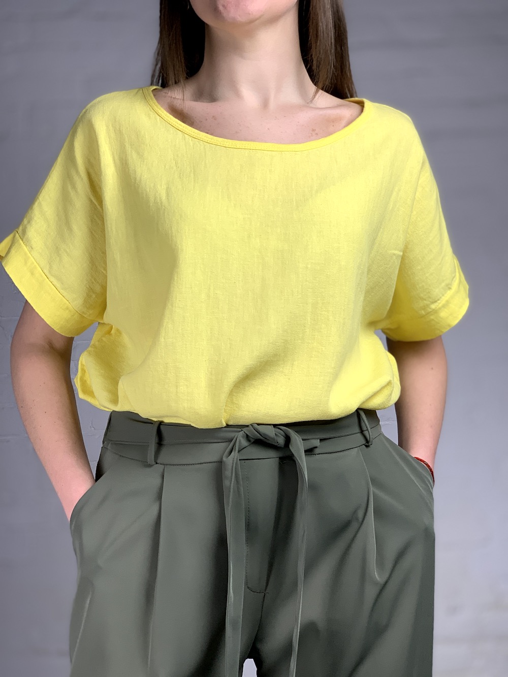 Яскраво жовта блуза/футболка італійського бренду  Motel