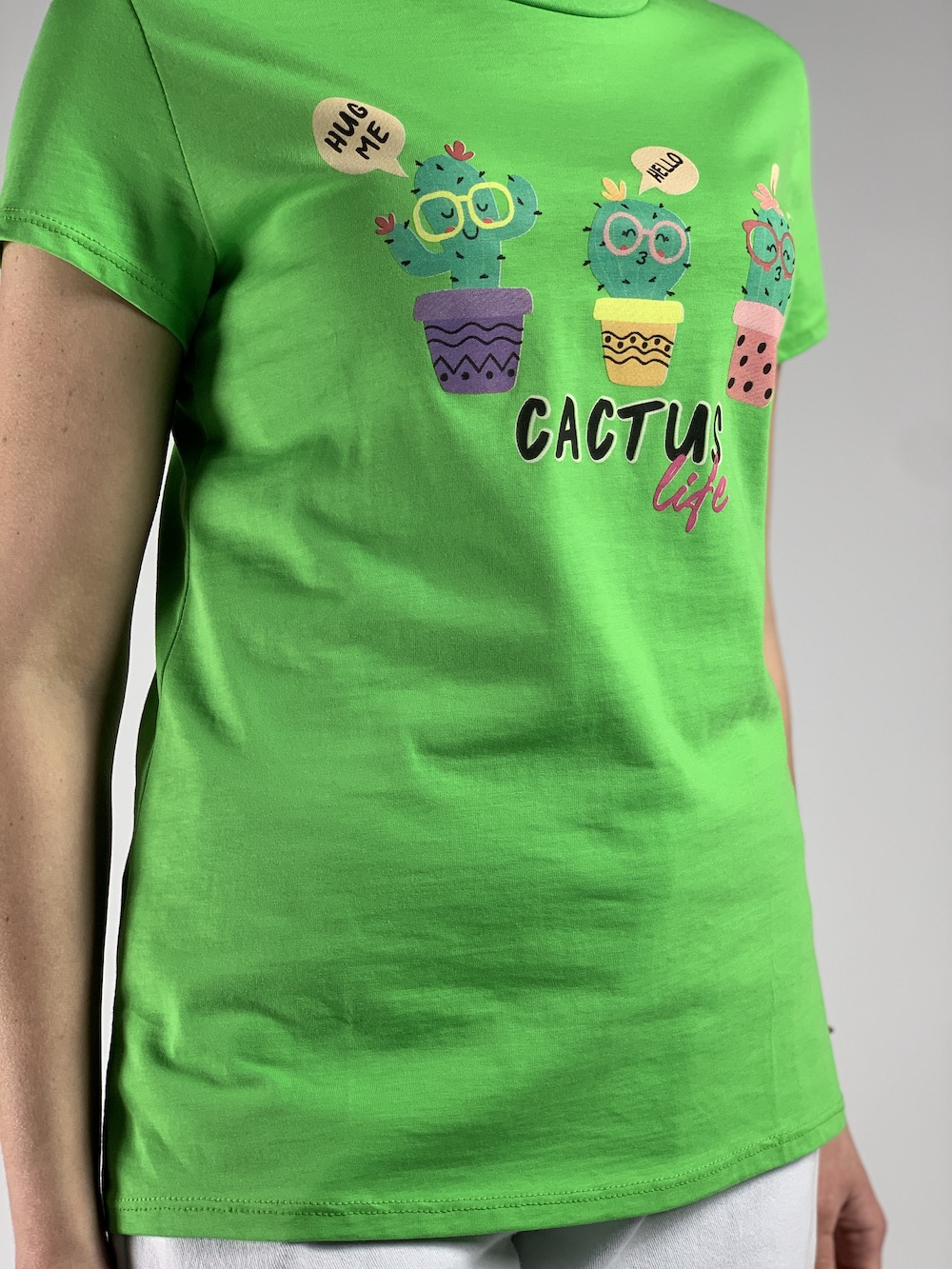 Бавовняна  футболка зеленого травяного кольору з кактусами Dixie