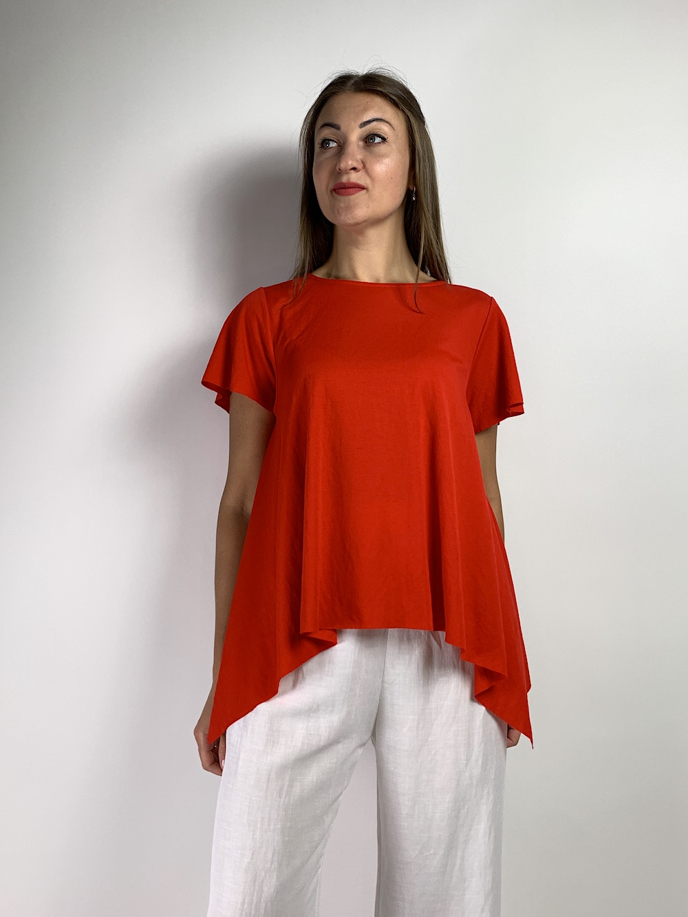 Червона футболка-блуза вільного крою італійського бренду Rinascimento