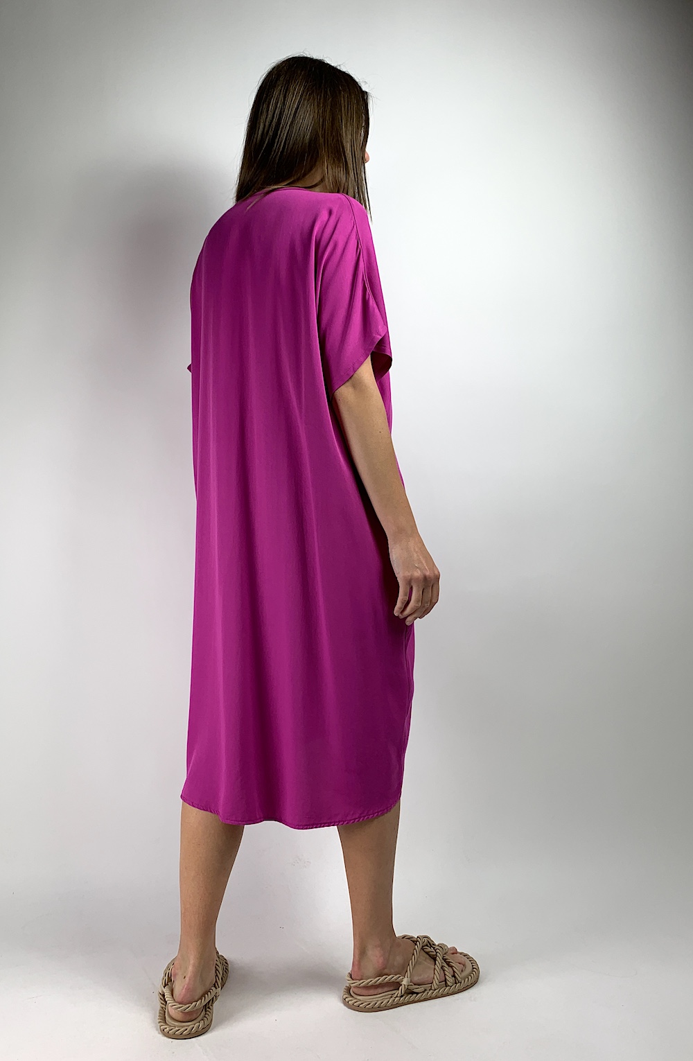 Легка літня міді сукня яскравого ягідного кольору італійського бренду Dixie