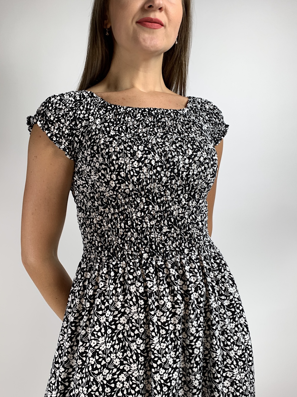 Довга бавовняна сукня з ніжним чорно-білим квітковим принтом італійського бренду No-Na