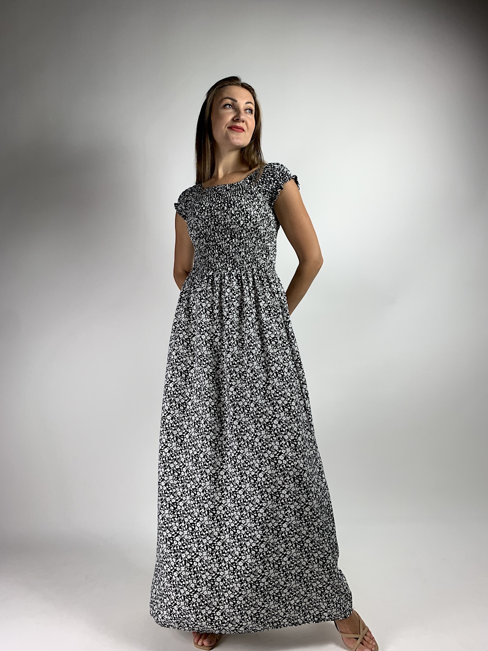 Довга бавовняна сукня з ніжним чорно-білим квітковим принтом італійського бренду No-Na