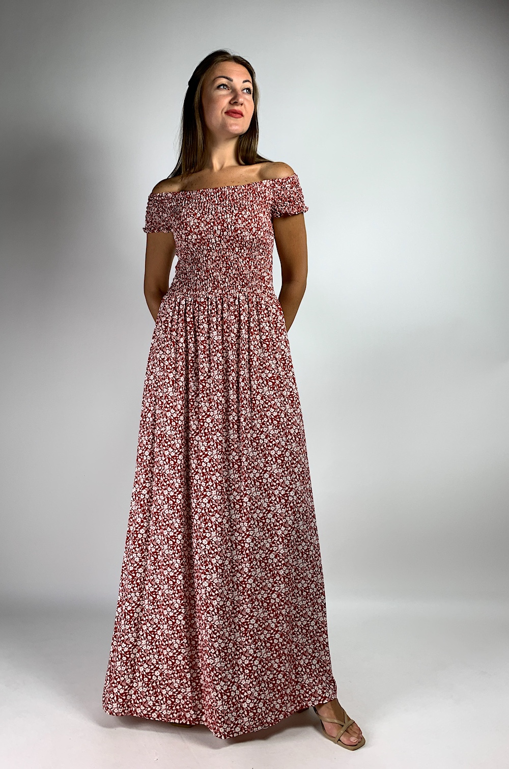 Довга бавовняна сукня з ніжним червоно-білим квітковим принтом італійського бренду No-Na
