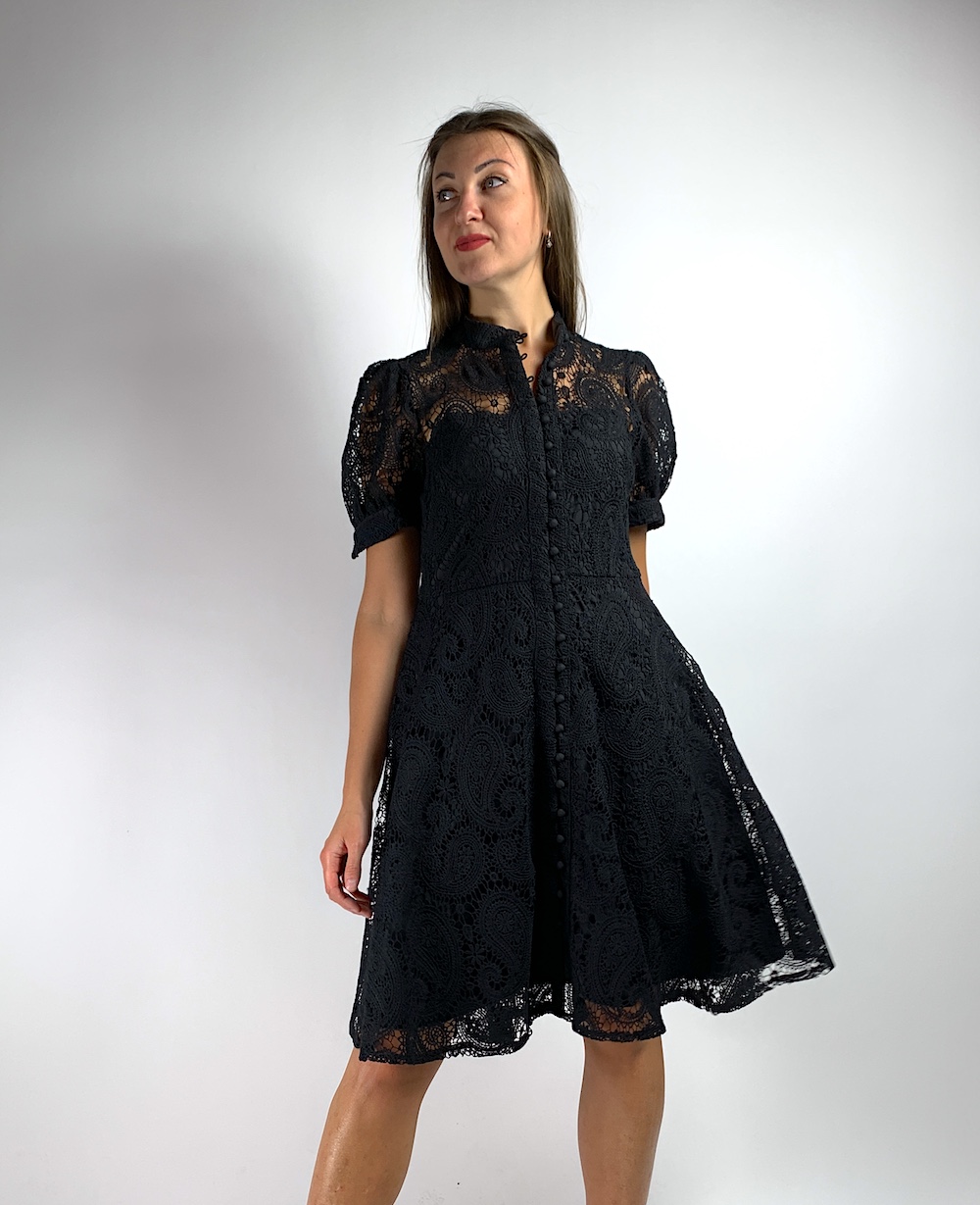 Коротенька мережевна чорна сукня з ґудзиками італійського бренду  No-Na
