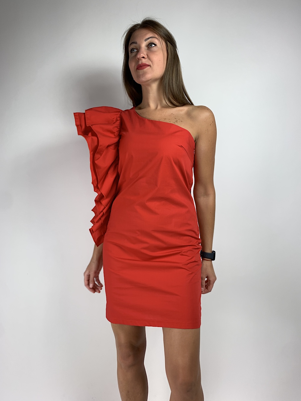 Червона коротка сукня на одне плече італійського бренду Imperial