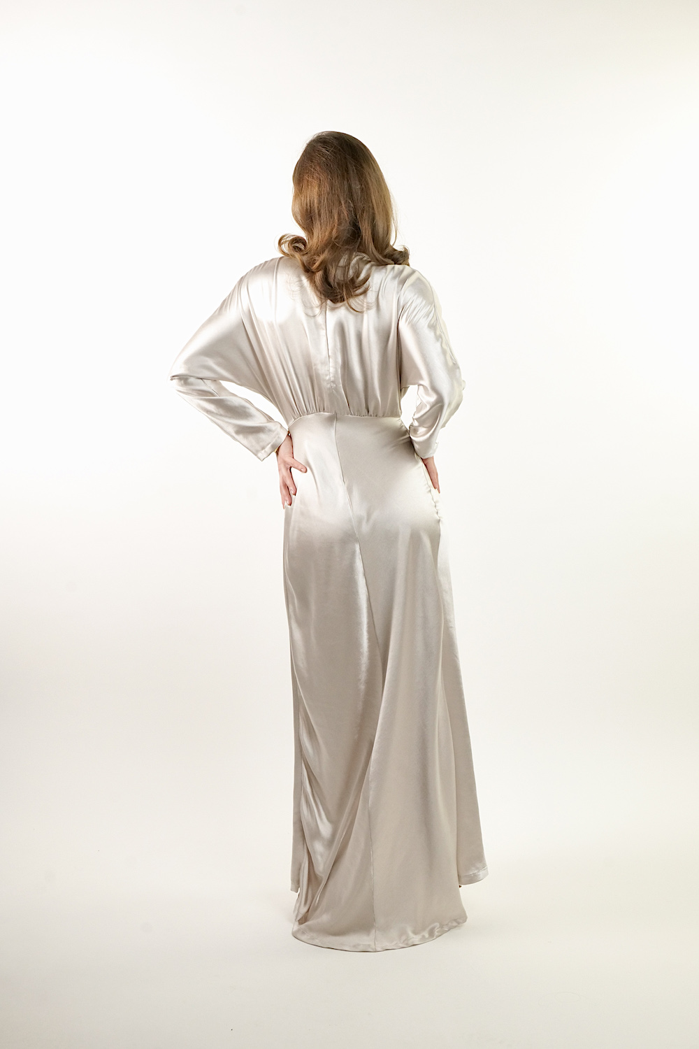 Розкішна довга сукня з рукавами італійського бренду Joleen
