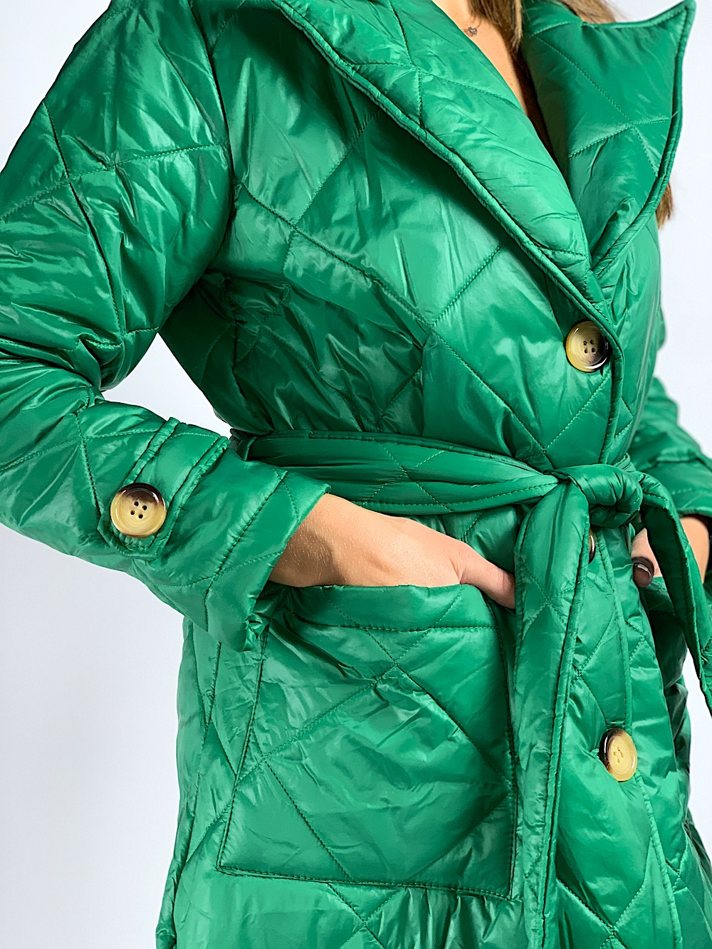 Зелене стьобане пальто з поясом та кишенями італійського бренду  No-Na