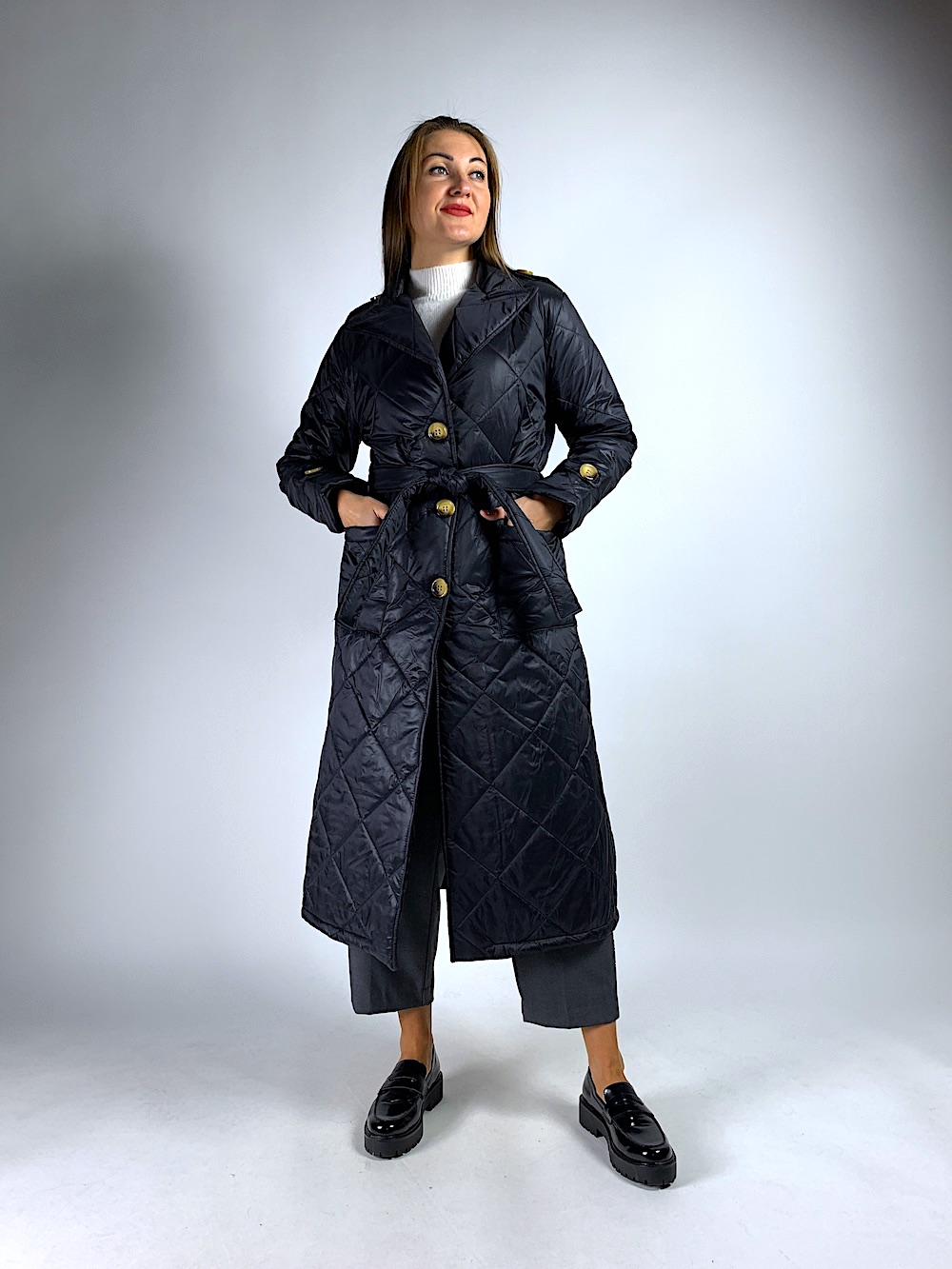 Пальто стьобане чорне з поясом та кишенями довжина максі італійського бренду No-Na