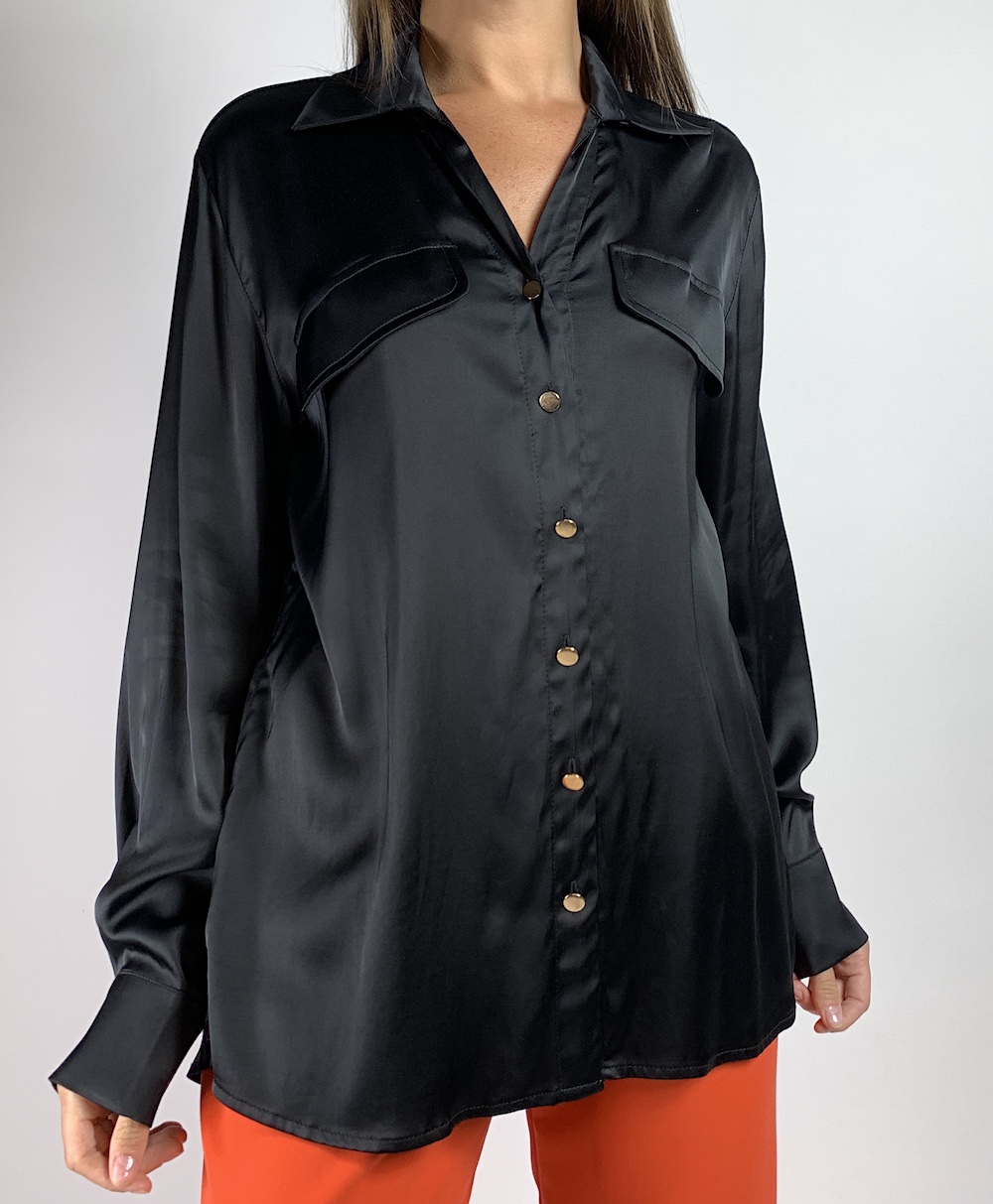 Чорна віскозна блуза з довгими рукавами та в-подіним вирізом італійського бренду Dixie