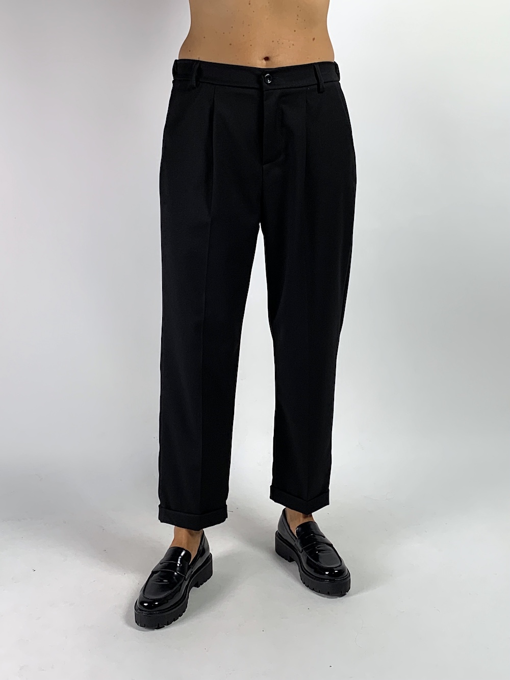 Чорні віскозні брюки з кишенями італійського бренду Joleen