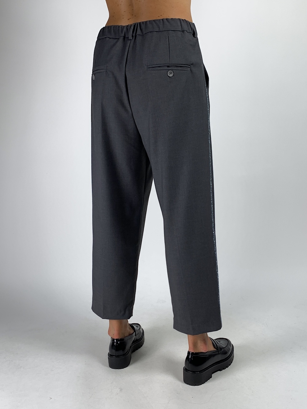 Сірі класичні брюки з серебристим лампасом італійського бренду Rinascimento
