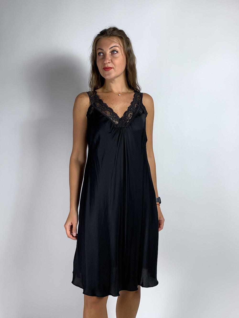 Чорна віскозна сукня з мереживом італійського бренду Motel