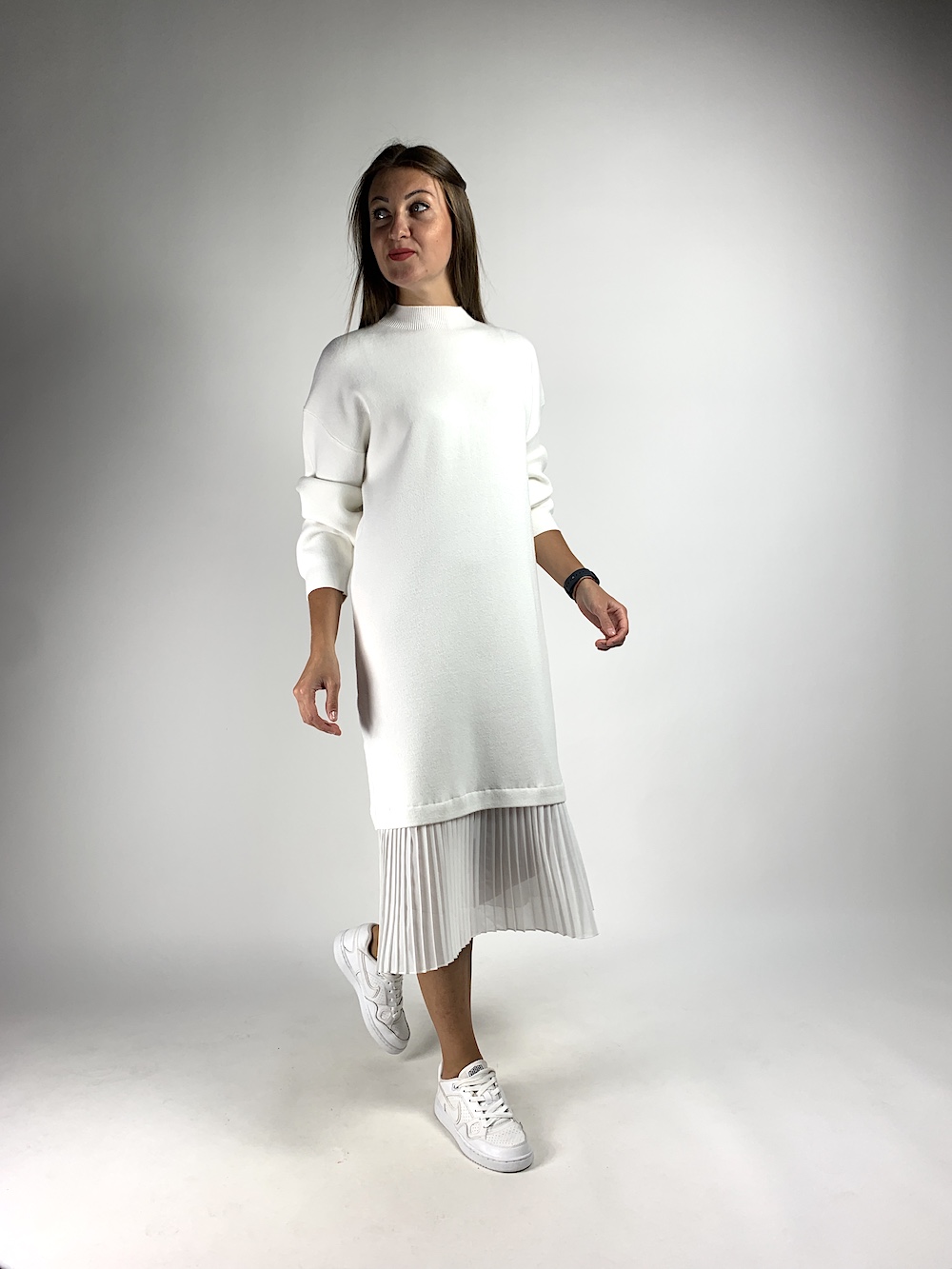 Молочна сукня довжини міді з фатіновою вставкою італійського бренду No-Na