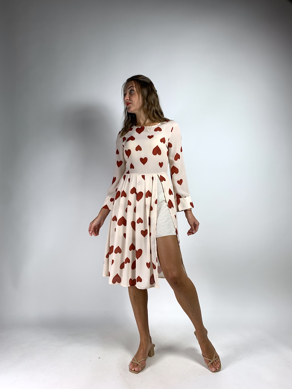 Молочна сукня з розрізом та підкладкою шортами італійського бренду Imperial