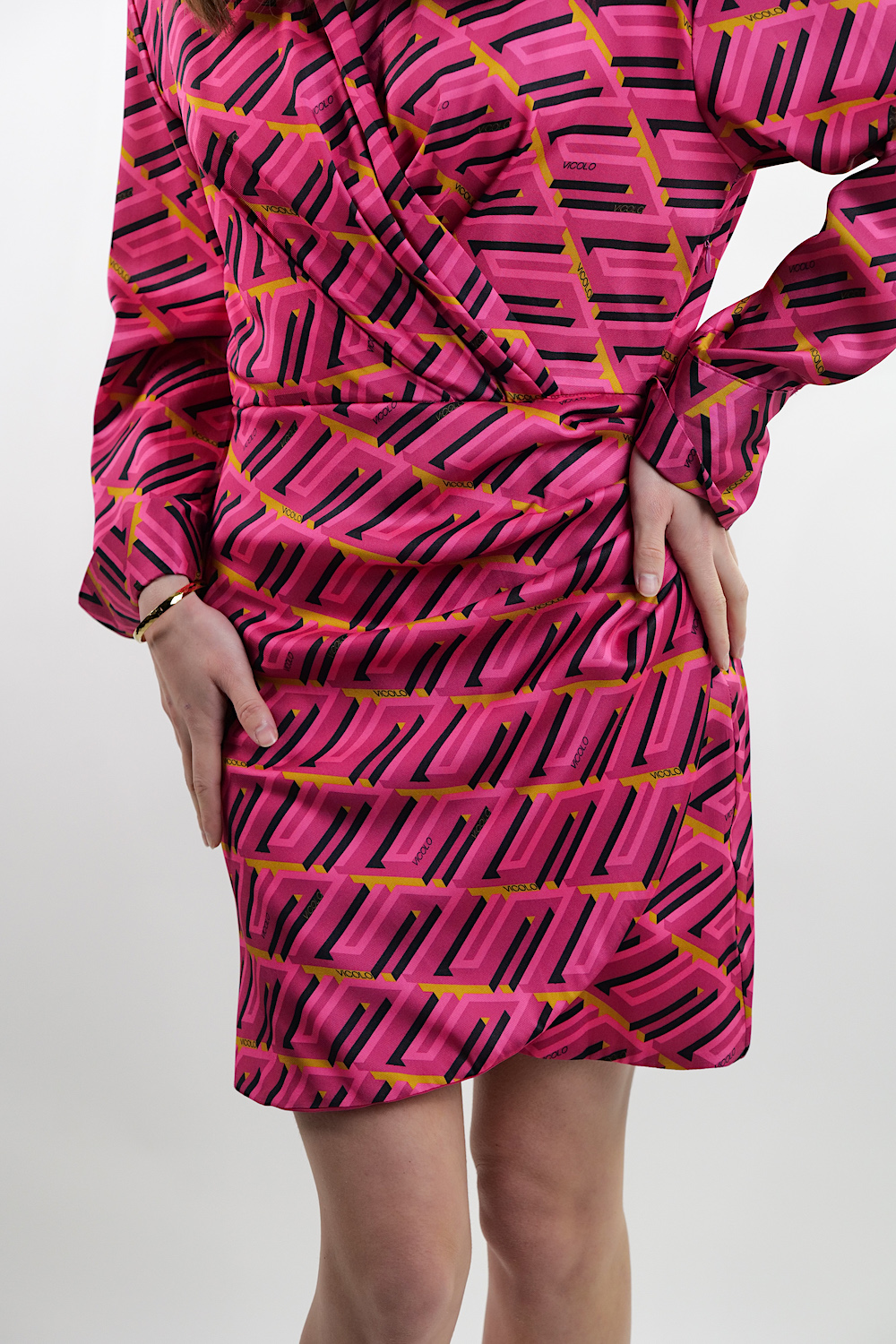 Которотка рожева сукня з вирізом італійського бренду Vicolo
