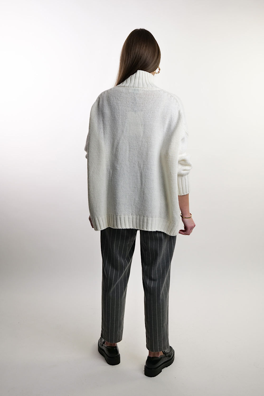 Білий теплий светр з шерстю вовни та альпаки італійського бренду Joleen