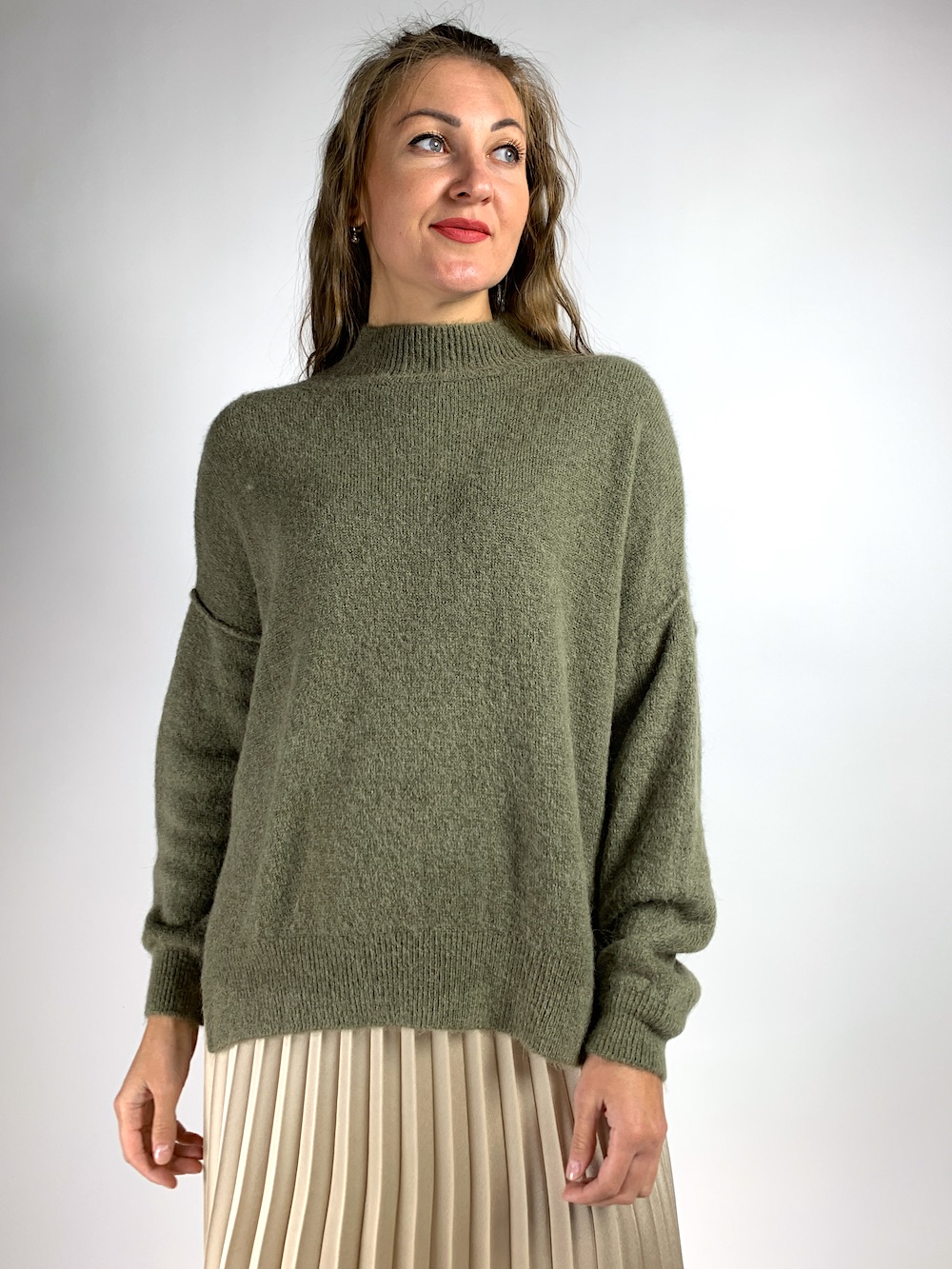 Зелений теплий светр з вовною лани та альпаки італійського бренду No-Na