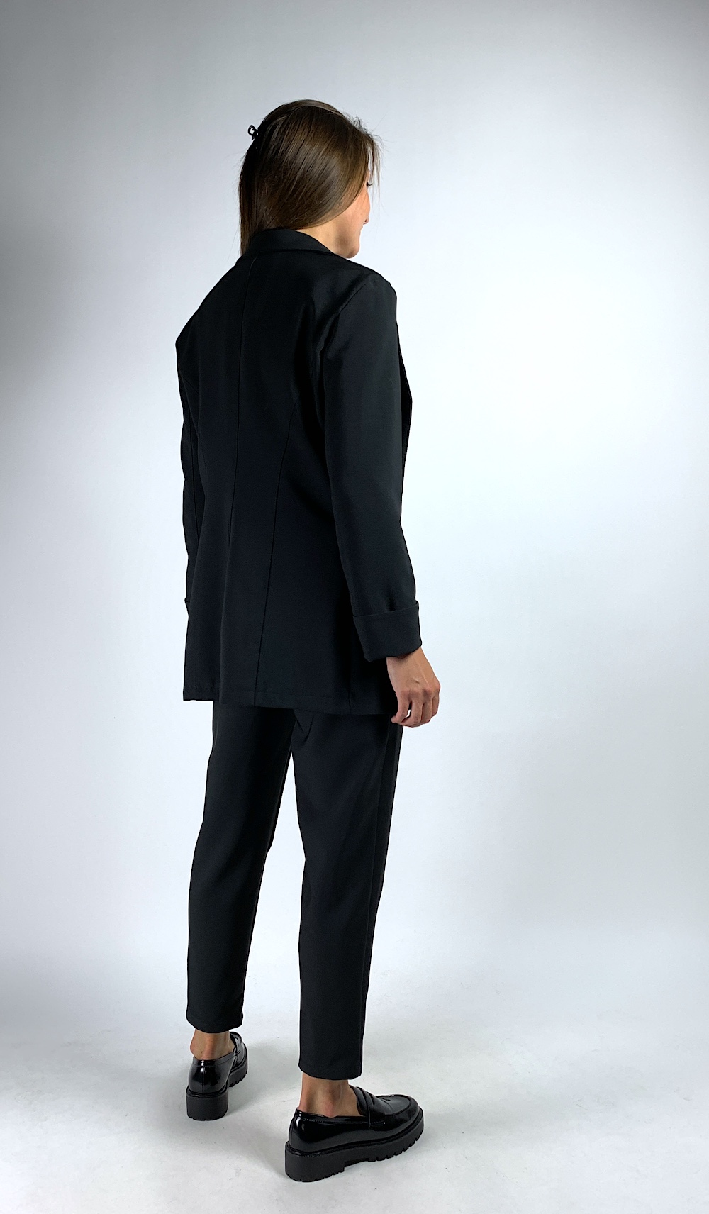 Класичний брючний жіночий чорний костюм італійського бренду Rinascimento